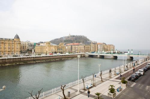Deluxe Apt-Views To Historic Maria Cristina Hotel San Sebastián Exterior foto
